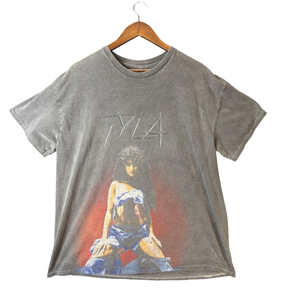 Tyla Graphic T-Shirt Mens Large Gray Mineral Wash Short Sleeve Music Concert Tee